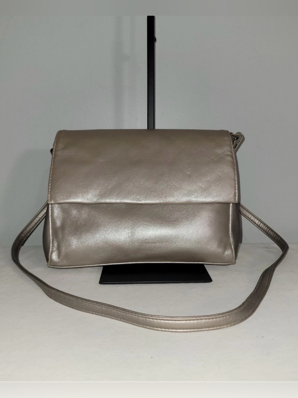 Rolfs Metallic Leather Crossbody Bag Silver Clutch Purse Vintage Y2K